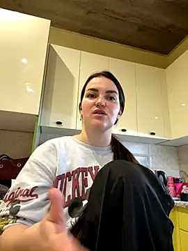 Karolina llove online show from 11/14/25, 06:39