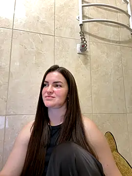 Karolina llove online show from 11/24/25, 10:48