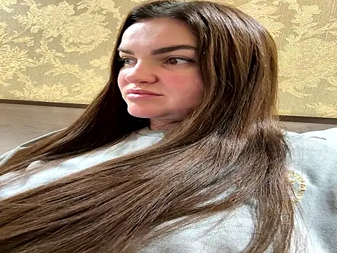 Karolina llove online show from 11/25/25, 11:21