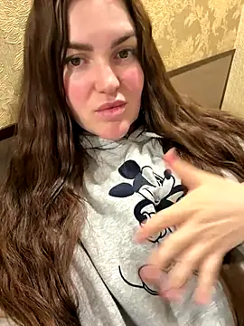 Karolina llove online show from 11/26/25, 12:39