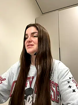 Karolina llove online show from 12/03/25, 07:01