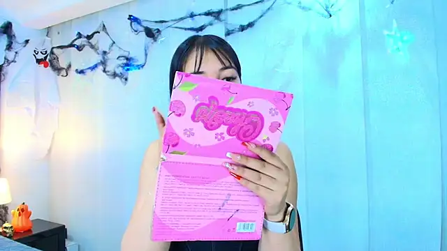 lina bedoya  online show from 10/25/25, 11:40