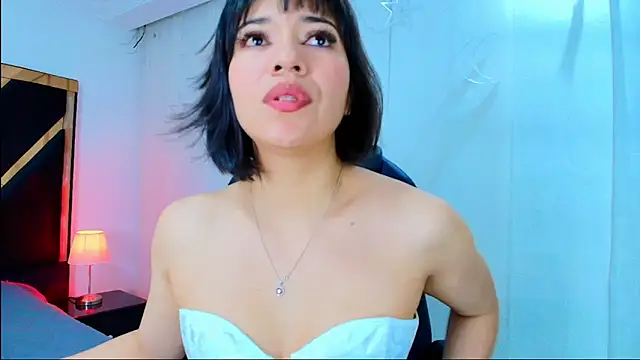 lina bedoya  online show from 04/10/26, 11:37