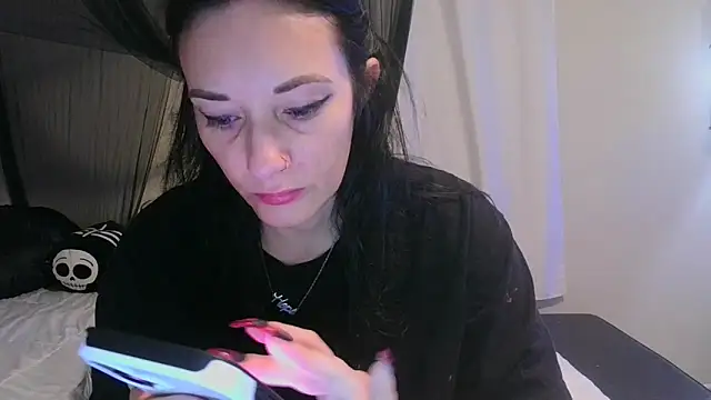 Snapshot of CrystalLakeXO chatting on 04/23/26, 10:34 CrystalLakeXO online show from 04/23/26, 10:34