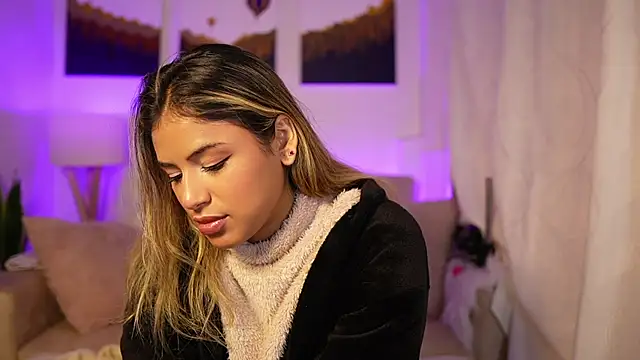 SaraParisi online show from 02/19/25, 01:51