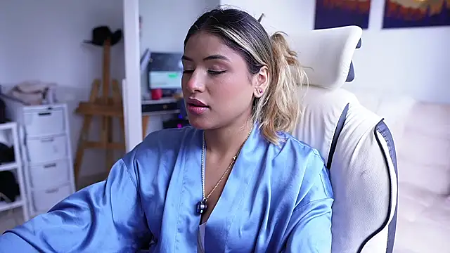 SaraParisi online show from 02/22/25, 01:00