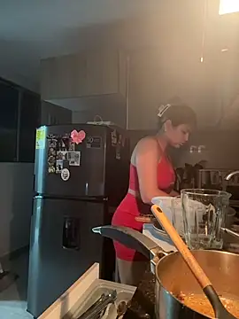 SaraParisi online show from 10/28/25, 11:07