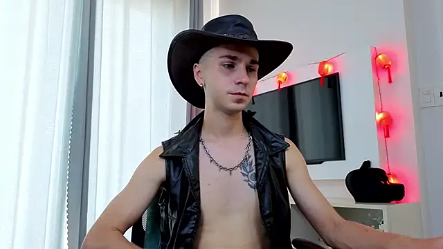 Joseph  Quinn online show from 04/12/26, 01:10