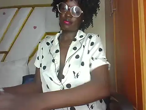 cutesmiling online show from 03/13/25, 05:18