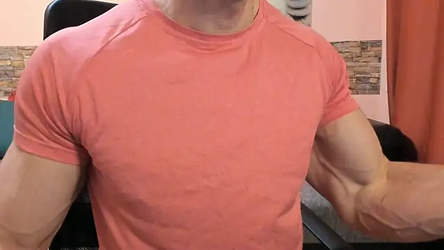 HotHunkTrainer online show from 04/18/26, 08:40