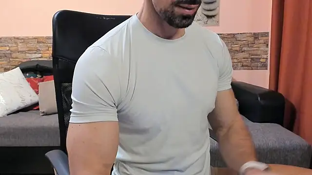 HotHunkTrainer online show from 05/28/26, 08:55