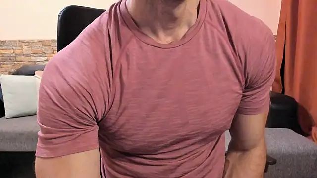 HotHunkTrainer online show from 07/19/26, 08:07
