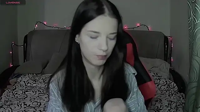 Snapshot of Miya_Dream_UKR chatting on 11/28/25, 01:58 Miya Dream UKR online show from 11/28/25, 01:58