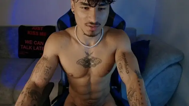 Snapshot of Thomas_Fit1 chatting on 07/08/26, 12:53 Thomas Fit1 online show from 07/08/26, 12:53