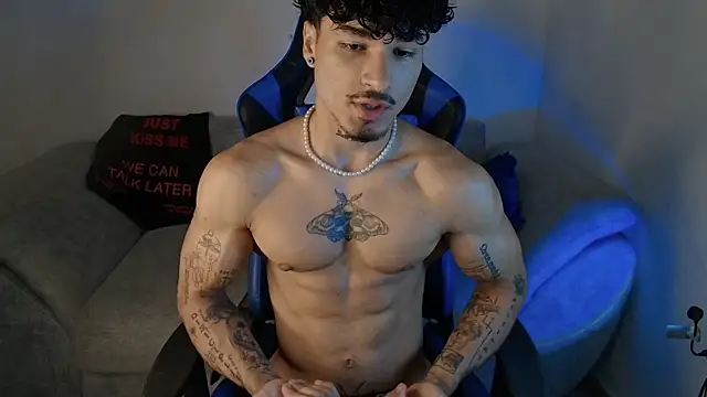 Snapshot of Thomas_Fit1 chatting on 07/16/26, 12:33 Thomas Fit1 online show from 07/16/26, 12:33