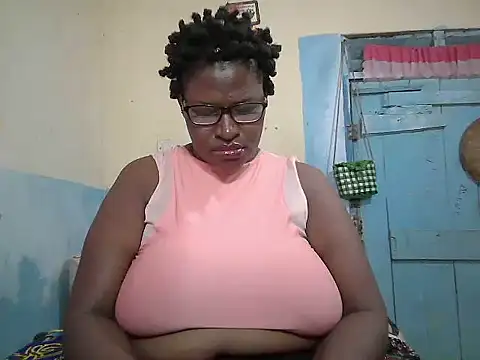 Snapshot of sexy_bigboobss chatting on 07/17/26, 07:04 sexy bigboobss online show from 07/17/26, 07:04