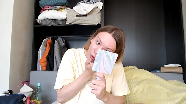 Snapshot of Scarlettford chatting on 09/17/25, 11:01 Scarlettford online show from 09/17/25, 11:01