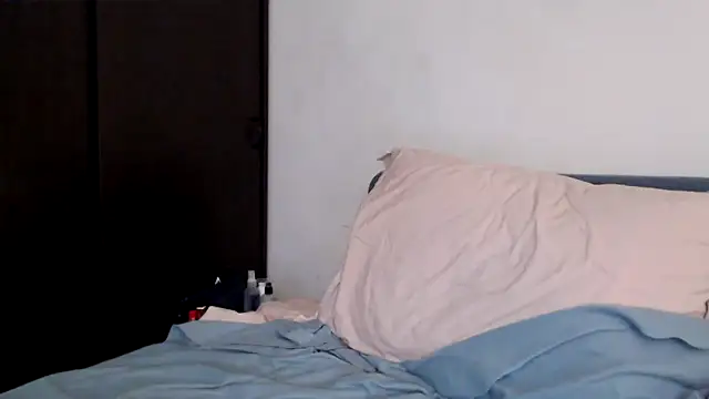 Snapshot of Scarlettford chatting on 10/24/25, 04:25 Scarlettford online show from 10/24/25, 04:25