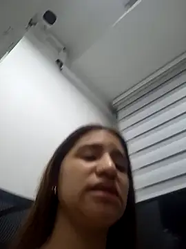 AnthonelaDuque online show from 02/11/25, 11:54