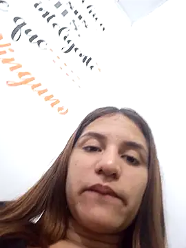 AnthonelaDuque online show from 03/06/25, 07:43