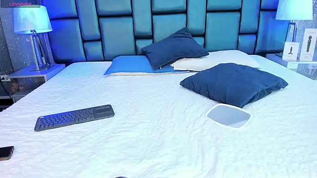 AnthonelaDuque online show from 09/14/25, 12:04