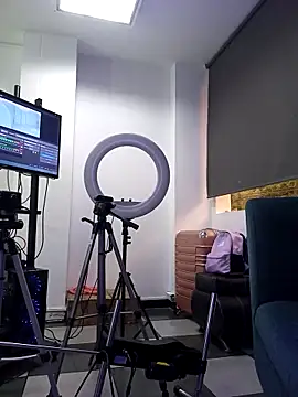 AnthonelaDuque online show from 11/30/25, 11:58