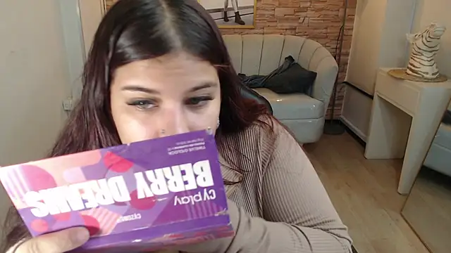 skeler lovd b  online show from 09/17/25, 01:02