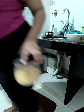 Snapshot of Selina_6 chatting on 01/07/25, 02:41 Selina 6 online show from 01/07/25, 02:41