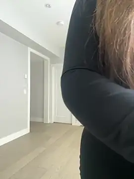 jAsMinE678 online show from 10/28/25, 06:32