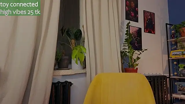 Snapshot of _lightmyfire chatting on 03/05/25, 10:43 lightmyfire online show from 03/05/25, 10:43