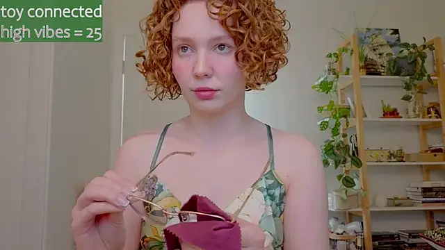 Snapshot of _lightmyfire chatting on 09/13/25, 04:45 lightmyfire online show from 09/13/25, 04:45