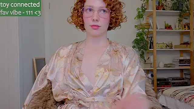 Snapshot of _lightmyfire chatting on 10/05/25, 06:12 lightmyfire online show from 10/05/25, 06:12