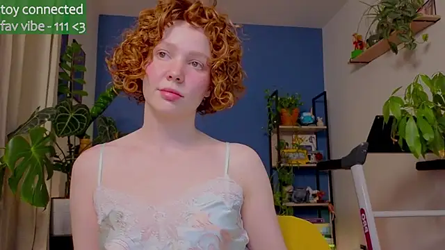 Snapshot of _lightmyfire chatting on 10/12/25, 02:21 lightmyfire online show from 10/12/25, 02:21