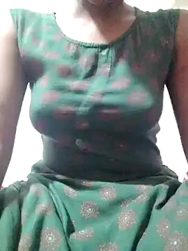 rituporna2004 online show from 01/21/25, 01:43