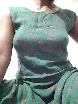 rituporna2004 online show from 10/10/25, 01:37