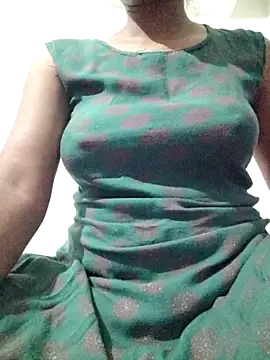 rituporna2004 online show from 03/18/26, 01:36