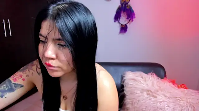 Snapshot of AilynRed chatting on 12/14/24, 07:07 AilynRed online show from 12/14/24, 07:07