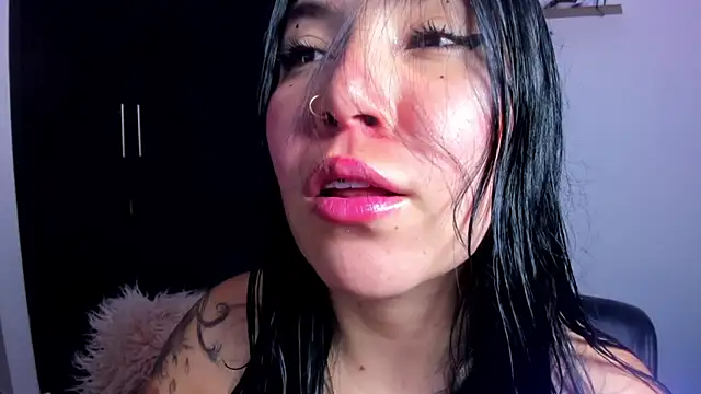 Snapshot of AilynRed chatting on 01/07/25, 01:17 AilynRed online show from 01/07/25, 01:17