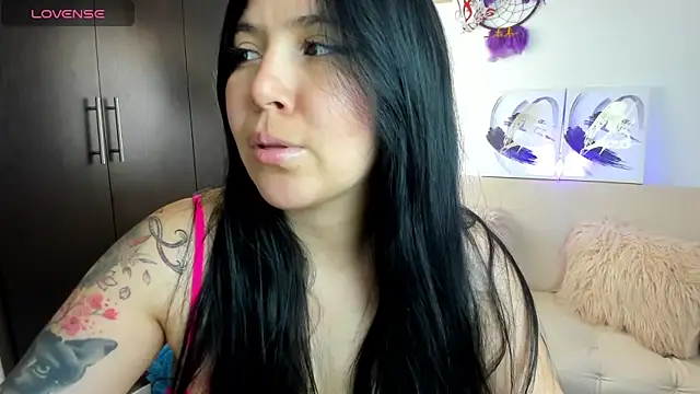 Snapshot of AilynRed chatting on 05/03/26, 02:28 AilynRed online show from 05/03/26, 02:28