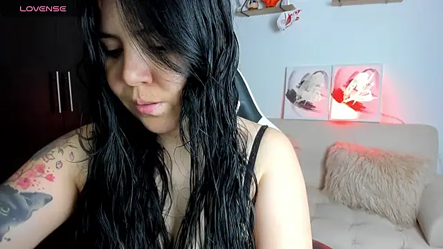 Snapshot of AilynRed chatting on 05/05/26, 03:58 AilynRed online show from 05/05/26, 03:58