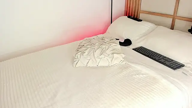 iam-ella18 online show from 07/07/26, 12:02