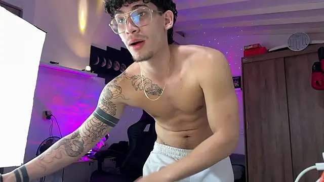 Kisan Smith online show from 03/19/26, 05:55