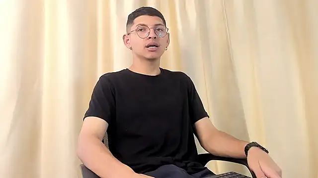 a lejandro 0 8 online show from 01/18/25, 02:44