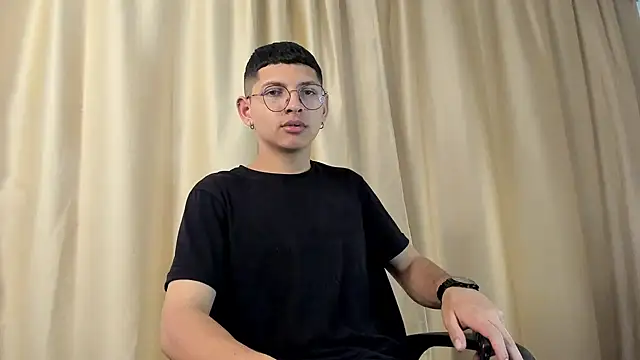 a lejandro 0 8 online show from 01/18/25, 10:39