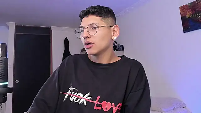 a lejandro 0 8 online show from 02/02/25, 04:48