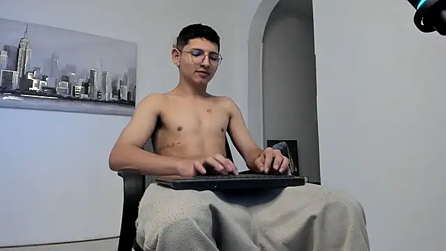 a lejandro 0 8 online show from 03/08/25, 05:28