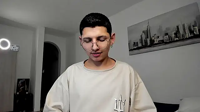 a lejandro 0 8 online show from 03/12/25, 10:37