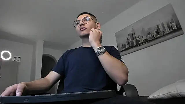 a lejandro 0 8 online show from 03/14/25, 02:53