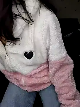 Snapshot of Leeeezzzz_roy chatting on 12/18/24, 10:13 Leeeezzzz roy online show from 12/18/24, 10:13