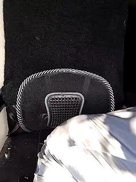 Snapshot of Leeeezzzz_roy chatting on 09/28/25, 08:58 Leeeezzzz roy online show from 09/28/25, 08:58